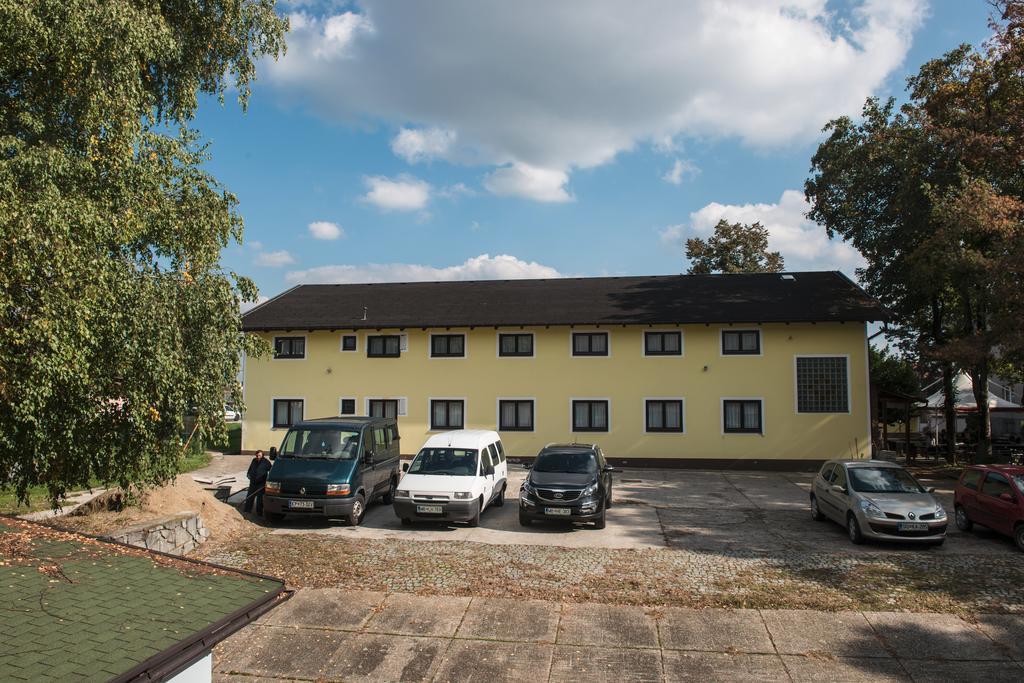 Hostel M Maribor Exterior photo
